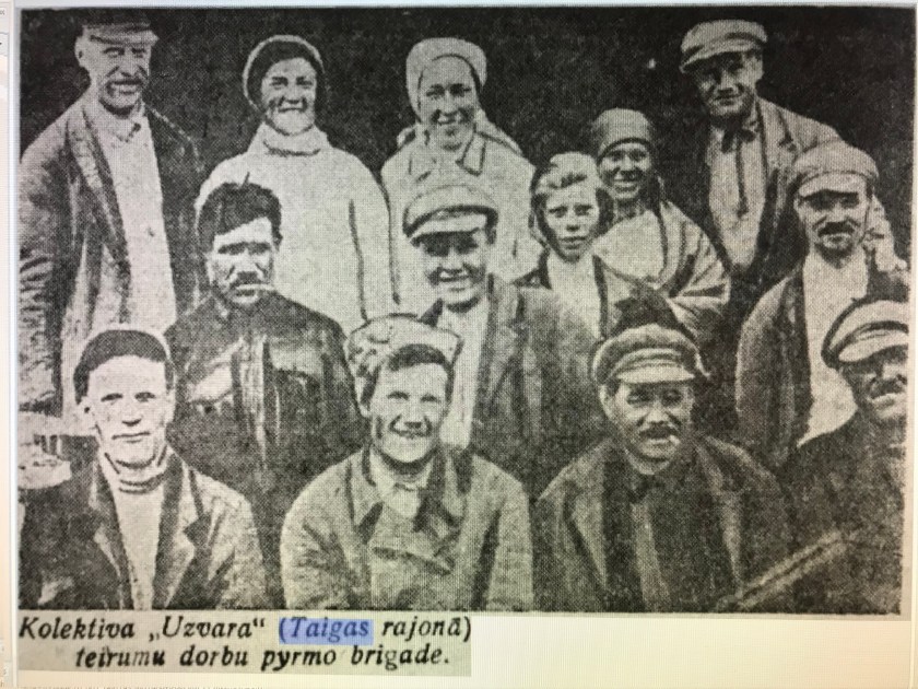 Первая полевая бригада колхоза УЗВАРА. Август 1935 года.